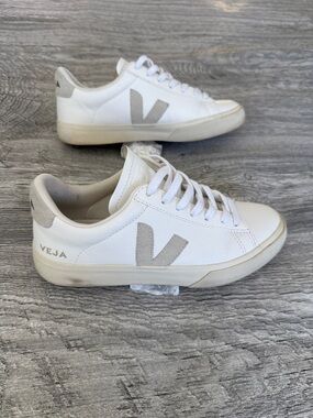 Veja White Leather Sneakers with Dove Gray Heel Patch sz 8